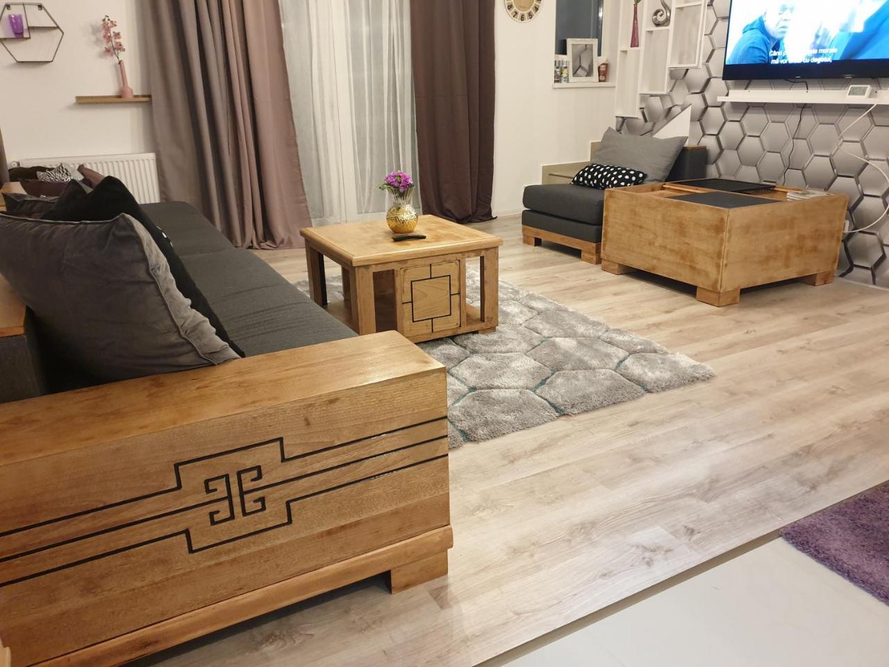 Villagrey Tunari וילה