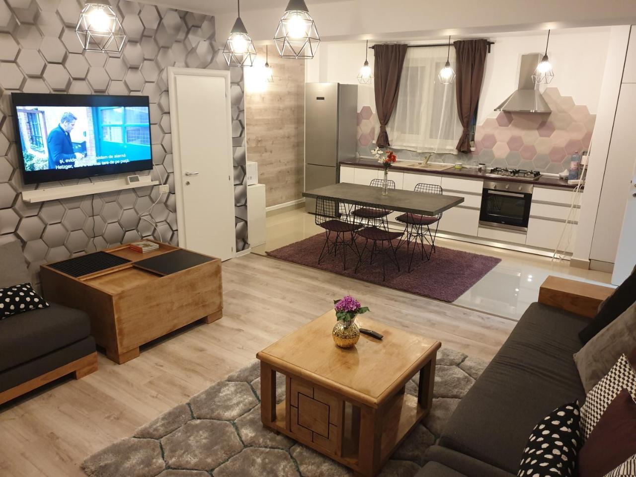 Villagrey Tunari * Tunarii